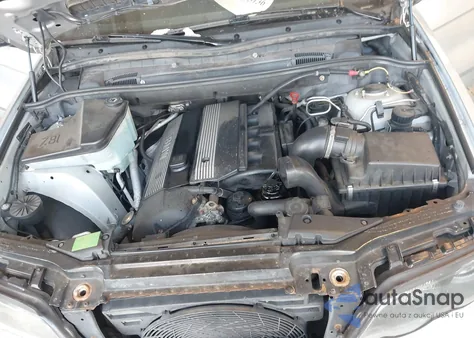 2001 BMW X5 3.0 из США, поврежденный, VIN WBAFA53501LM65063